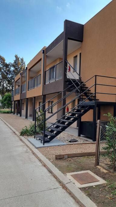 Departamento Canada Village Pilar (Buenos Aires)